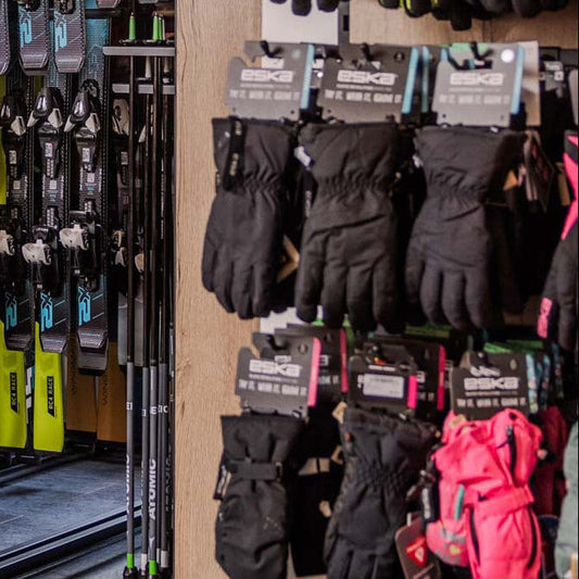 Heated Gloves Distribution Opportunities in 2026: A Practical Guide for Outdoor Gear Resellers & Wholesale Partners
